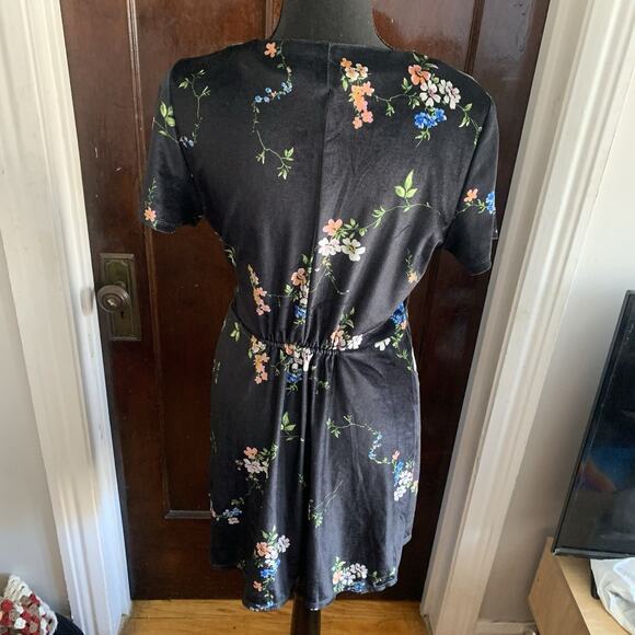 Urban Outfitters Women's Black Floral Wrap Midi Dress - Size S - Picture 6 of 9